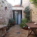Lily'S House