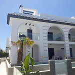 Sunset Paradise - Sleeps 4 Pool Terrace & Views