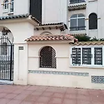 Residencia Alhambra Los Cisnes