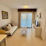 Apartment With Sea View Pool & Private Parking