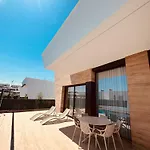 Villa Newray