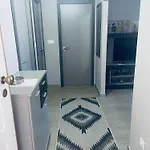 Modern 2 Bedroom Apartment 5Mins From Golf Course