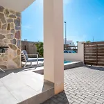 Chalet Con Piscina