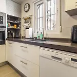 Beautiful Home In Santa Pola With Kitchen