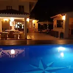 La Perla Las Marinas