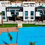 Apartment In Oasis Beach IX Albamargroup