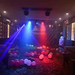 Jk Rooms 128 Hotel Rr