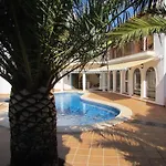 Villa Avenida Principal De La Sierra
