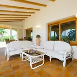 Villa Cantallops