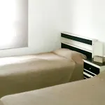 Sunny, 3-Bedroom Apartment In Santa Pola With A Terrace And Sea Views - 10M F...