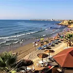 Spacious Refreshing Apt 7Min Walk 2 Beach Or Shops