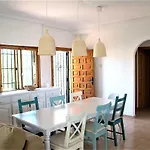 Spacious Refreshing Apt 7Min Walk 2 Beach Or Shops