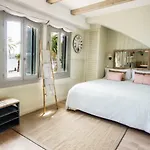 The Beach House Studios & Suites