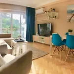 Cosy Apartment In City Center