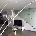 Villa Mondrian