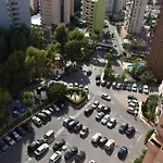 Skyline Ciudad Antena Trg