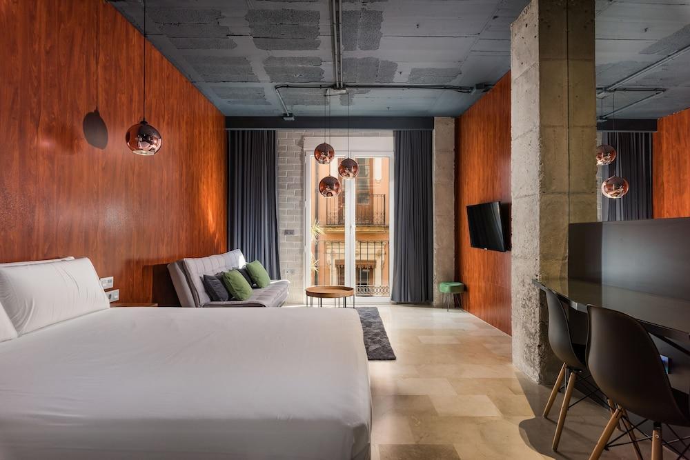 Evolution Hotel 3*