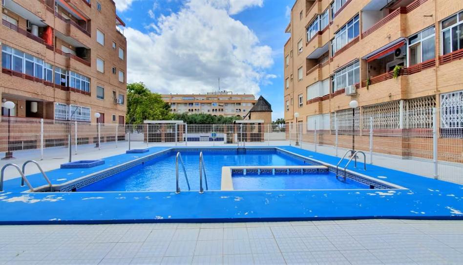 Apartment With Pool In The Parque Naciones Area *