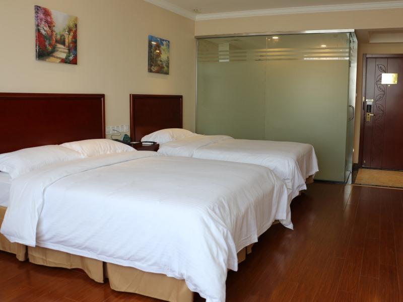 Отель Greentree Jiangsu Jingjiang Zhongzhou Road Sunshine International Business 3*